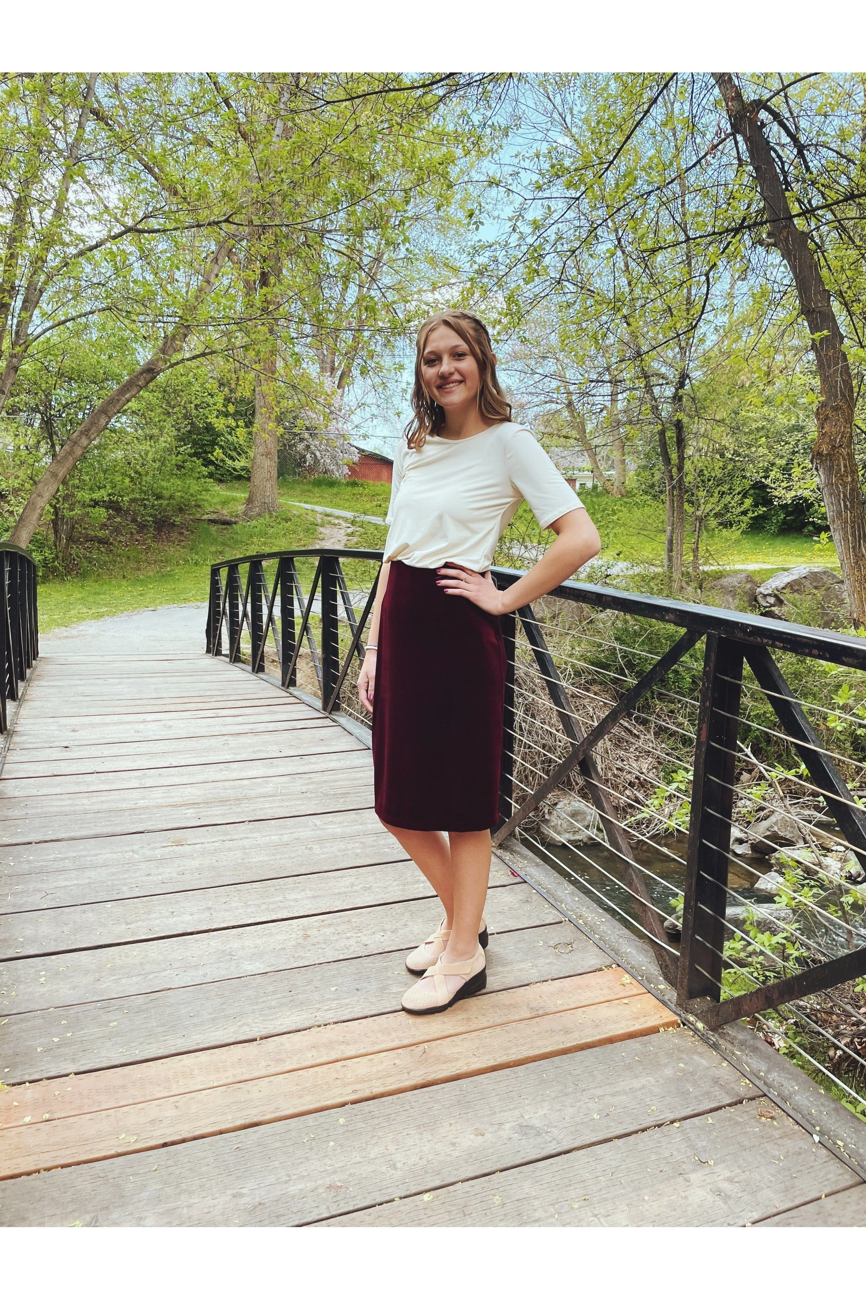 Carrie Stretch Velvet Skirt Burgundy