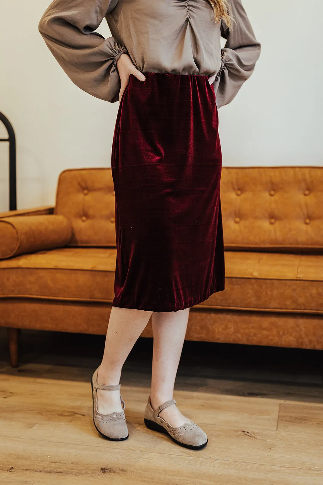 Carrie Stretch Velvet Skirt Burgundy