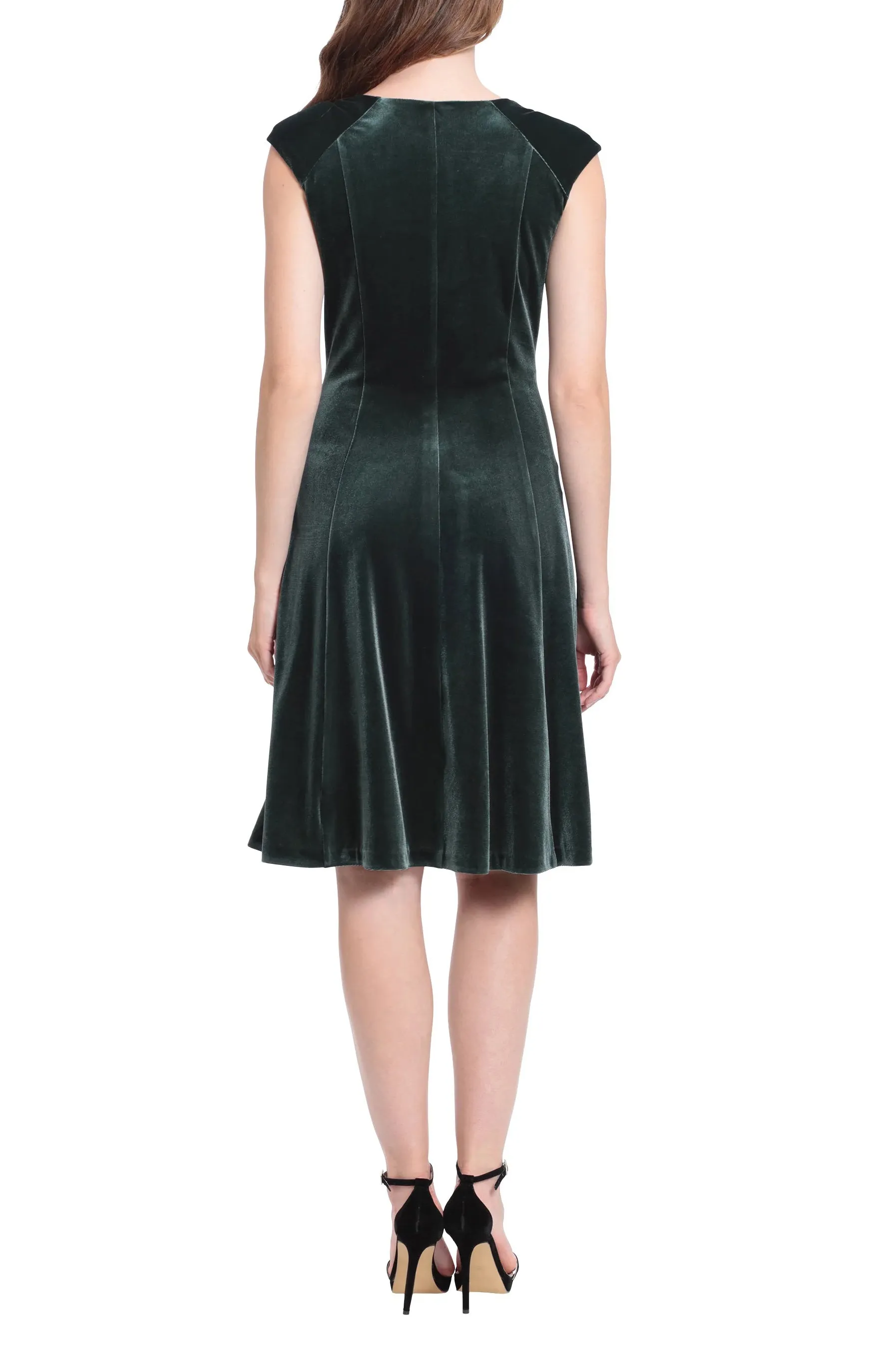 London Times V-neck ruched cap sleeve fluttering skirt velvet dress